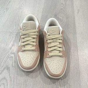 Nike Dunk Low SE "Sanddrift"